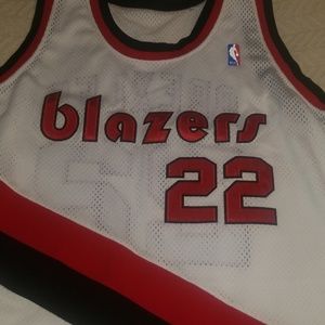 Mitchell & Ness throwback jersey